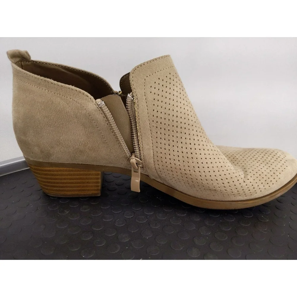 Torrid Ankle Boots‎ Womens 7.5W Tan Perforated Faux Suede Side Zip Block Heel